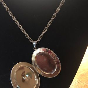 Heirloom Filigree Locket pendent